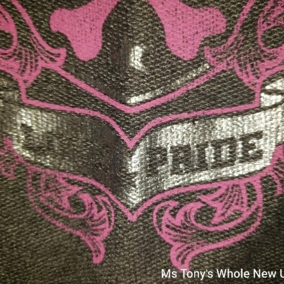 Distressed sinful love & pride shirt - Picture 7 of 8